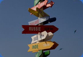 Указатели направлений в разные страны